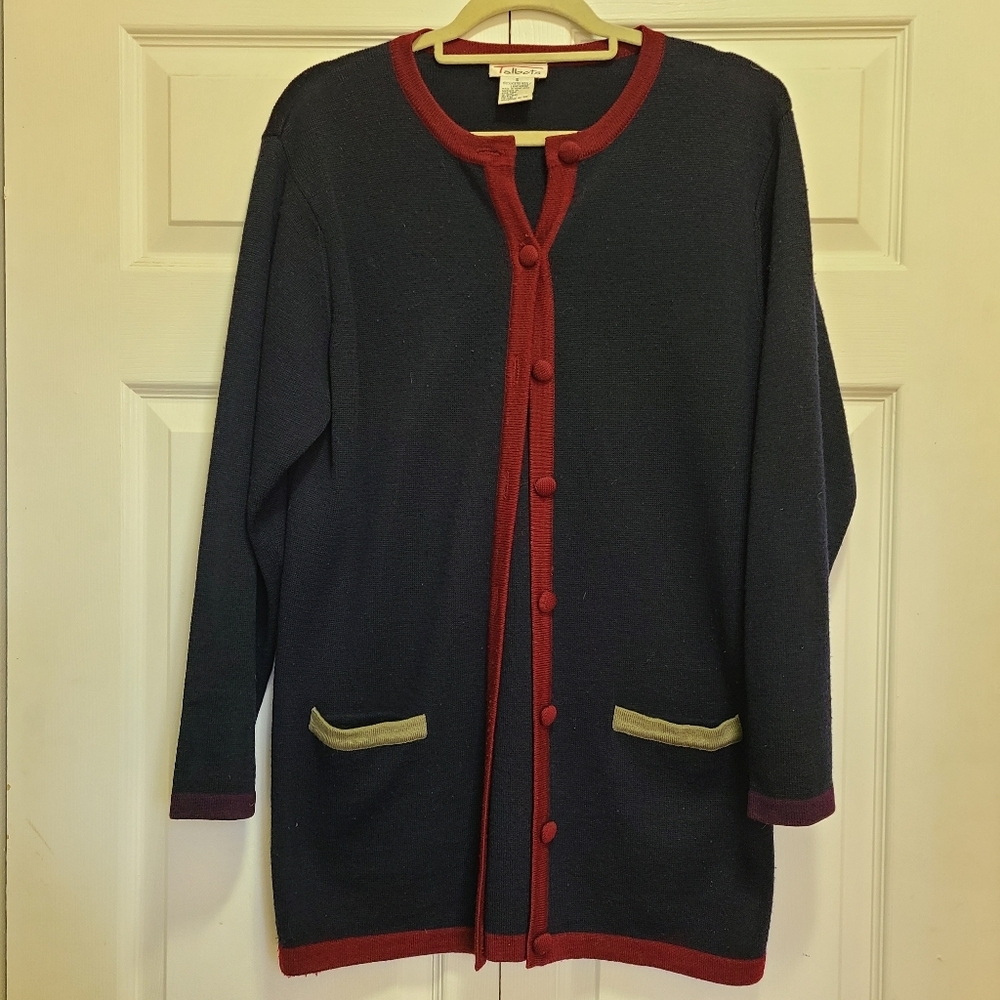 TalbotsWomen's Navy and Burgundy Cardigan size Small flawed‎ needs hole sewed